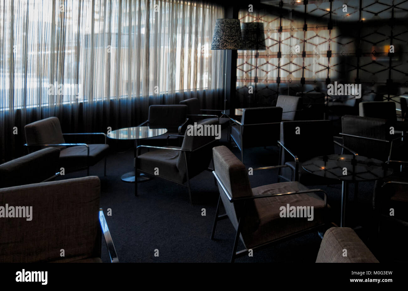 Luxury hotel lobby staff hi-res stock photography and images - Alamy