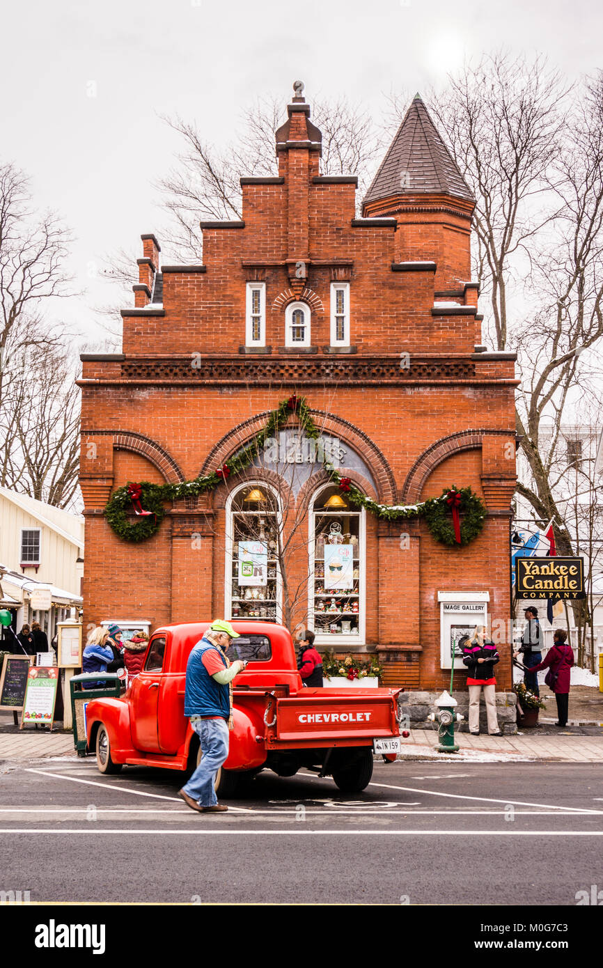 Main Street At Christmas   Stockbridge, Massachusetts, USA Stock Photo