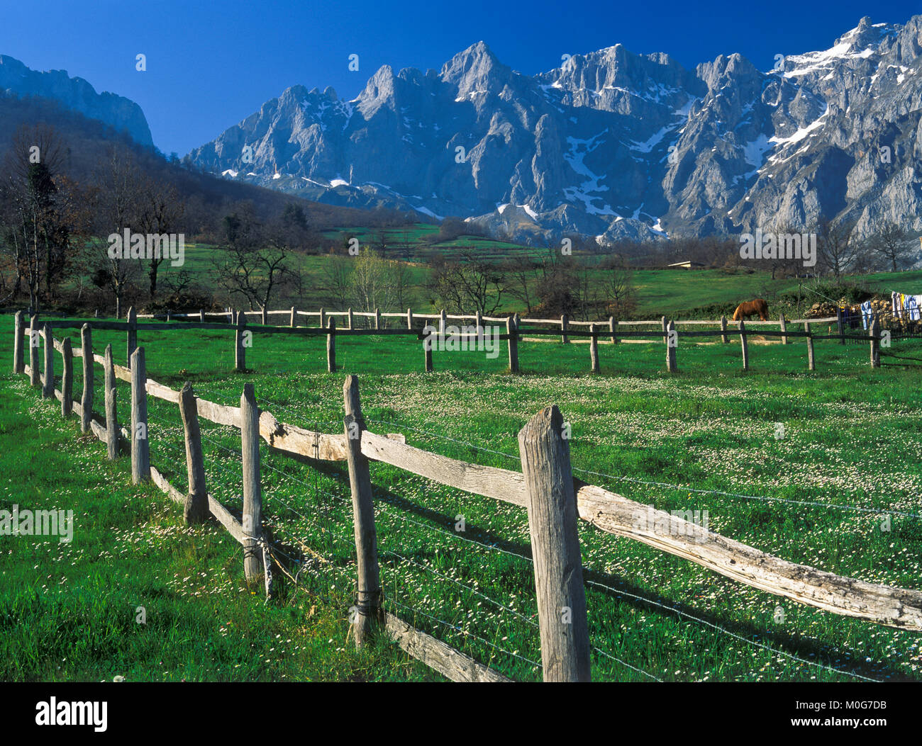 Paisajes de los pueblos hi-res stock photography and images - Alamy