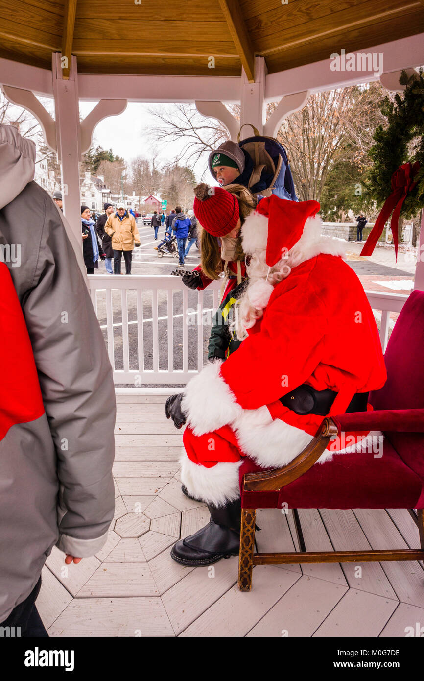 Main Street At Christmas   Stockbridge, Massachusetts, USA Stock Photo