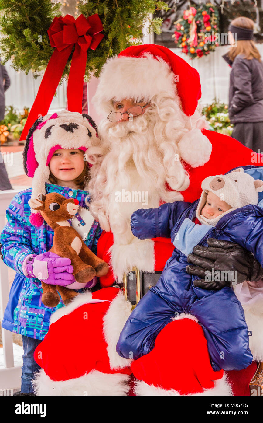 Main Street At Christmas   Stockbridge, Massachusetts, USA Stock Photo