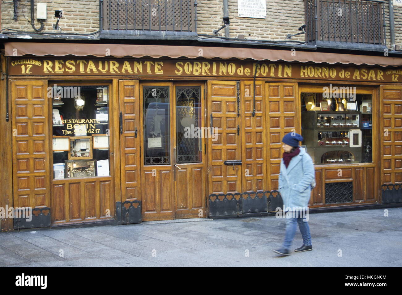 Madrid, Spain. 15th Jan, 2018. The oldest restaurant in the world 'Sobrino de Botin' was opened 1725 in Madrid, Spain, 15 January 2018. Credit: Carola Frentzen/dpa/Alamy Live News Stock Photo
