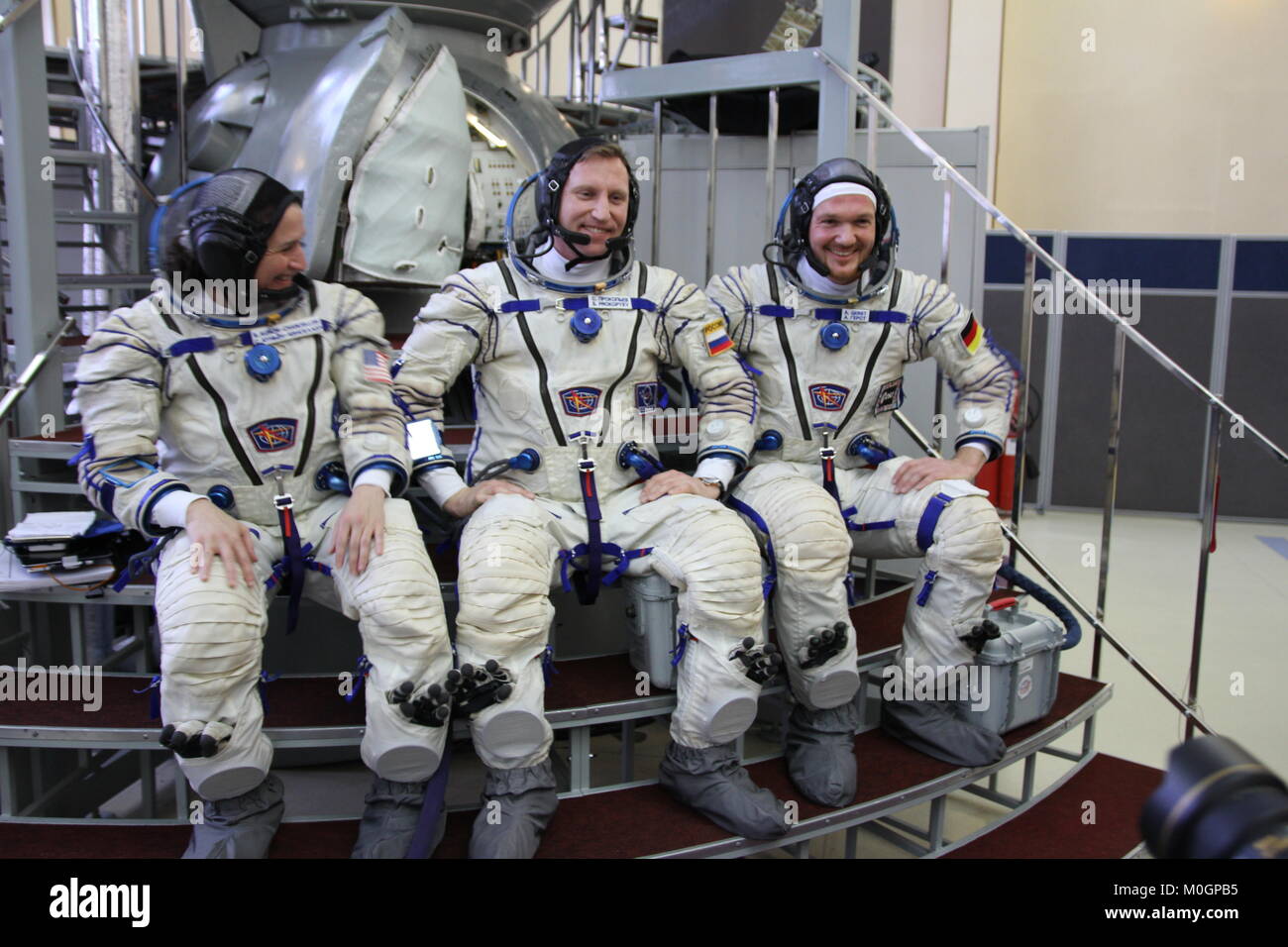 Moscow, Russia. 19th Jan, 2018. German astronaut Alexander Gerst (r-l), Russian Sergej Prokopjew and American Serena Aunon-Chancellor sit in a simulator at the Yuri-Gagarin-Astronaut-Training-Centre in Moscow, Russia, 19 January 2018. Credit: Thomas Körbel/dpa/Alamy Live News Stock Photo
