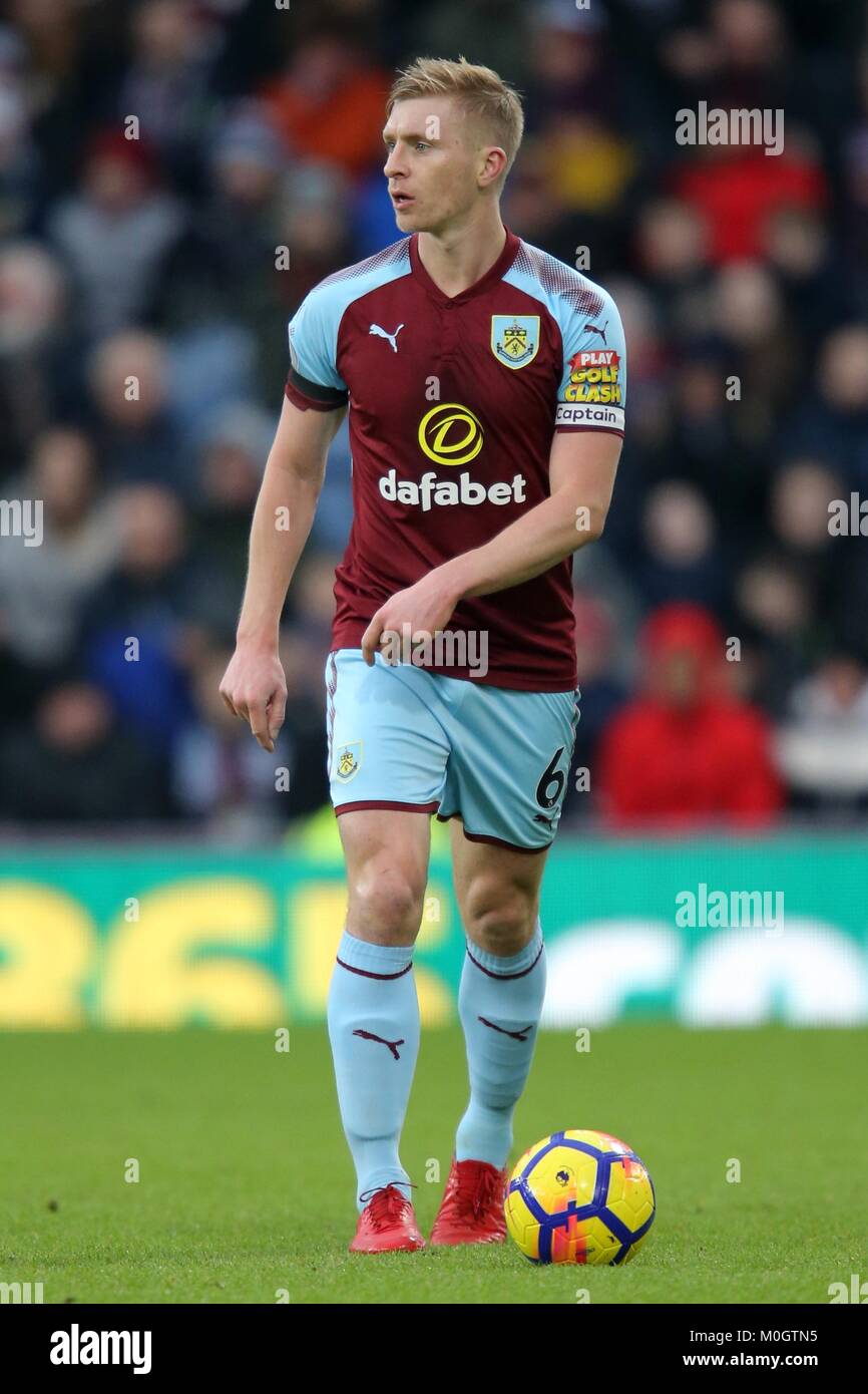 BEN MEE BURNLEY FC BURNLEY FC V MANCHESTER UNITED FC TURF ...