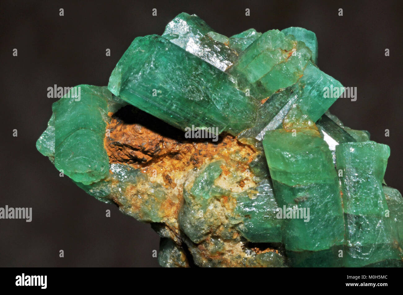 Béryl var. émeraude sur gangue (Muzo Mine Boyaca - Colombie) -2 Stock Photo