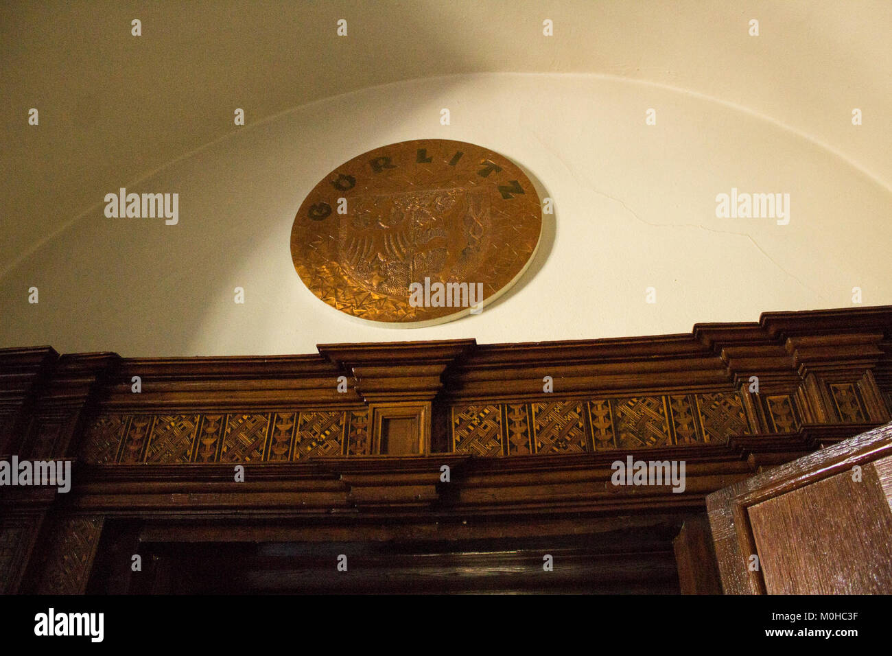 Büro des Bürgermeisters, Rathaus Görlitz, Wappen über der Tür Stock Photo