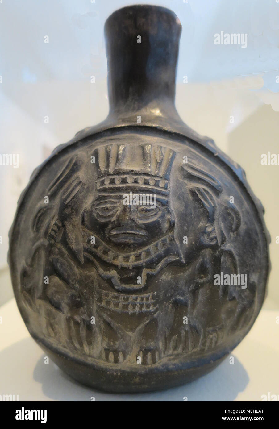 Bottleshaped vase, Chimú culture, black pottery, Honolulu Museum of