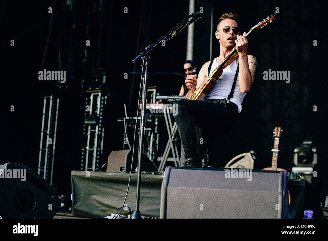 The Israeli musician and singer Asaf Avidan plays with his electric ...