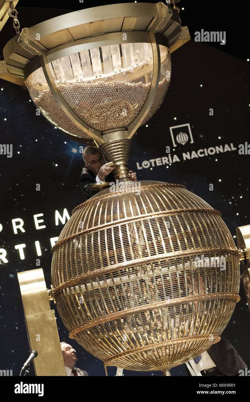The draw of Spain's Christmas lottery named 'El Gordo' (Fat One) at the Teatro Real in Madrid, Spain. The winning number wins a total of 4 million euros for the top prize to be shared between ten ticket holders.  Featuring: Atmosphere Where: Madrid, Spain When: 22 Dec 2017 Credit: Oscar Gonzalez/WENN.com Stock Photo