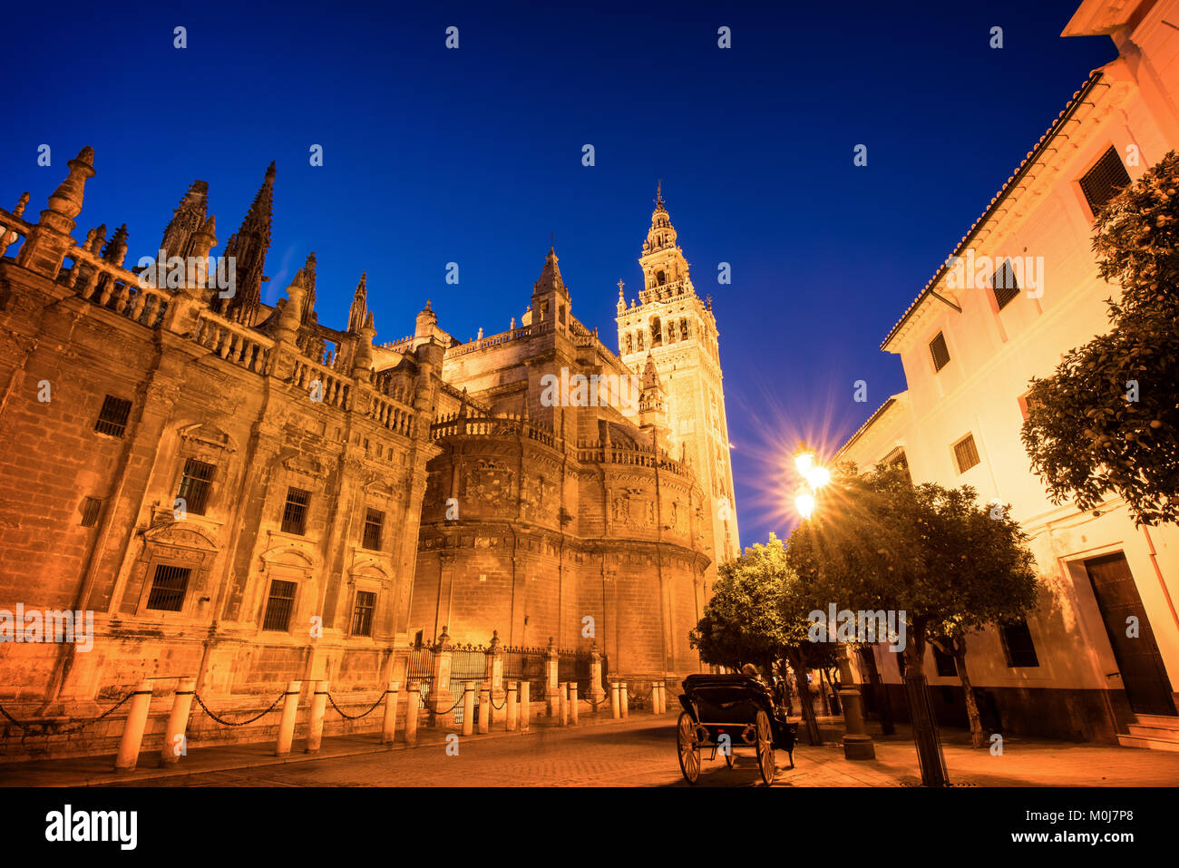 Giralda tower by night seville hi-res stock photography and images - Alamy