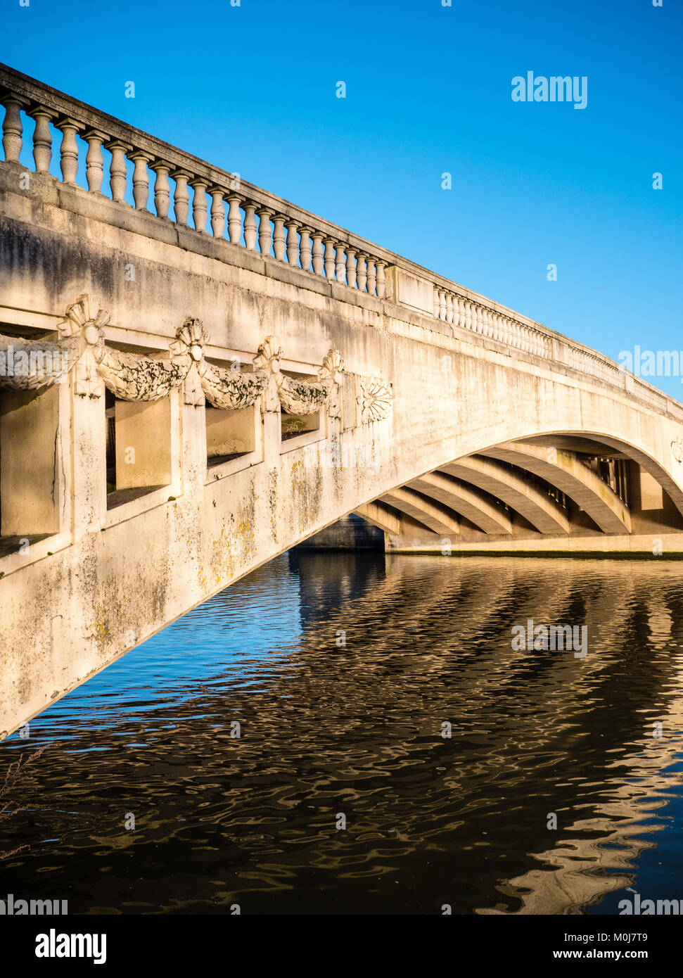 Caversham Bridge, River Thames, Reading, Berkshire, England, UK, GB. Stock Photo