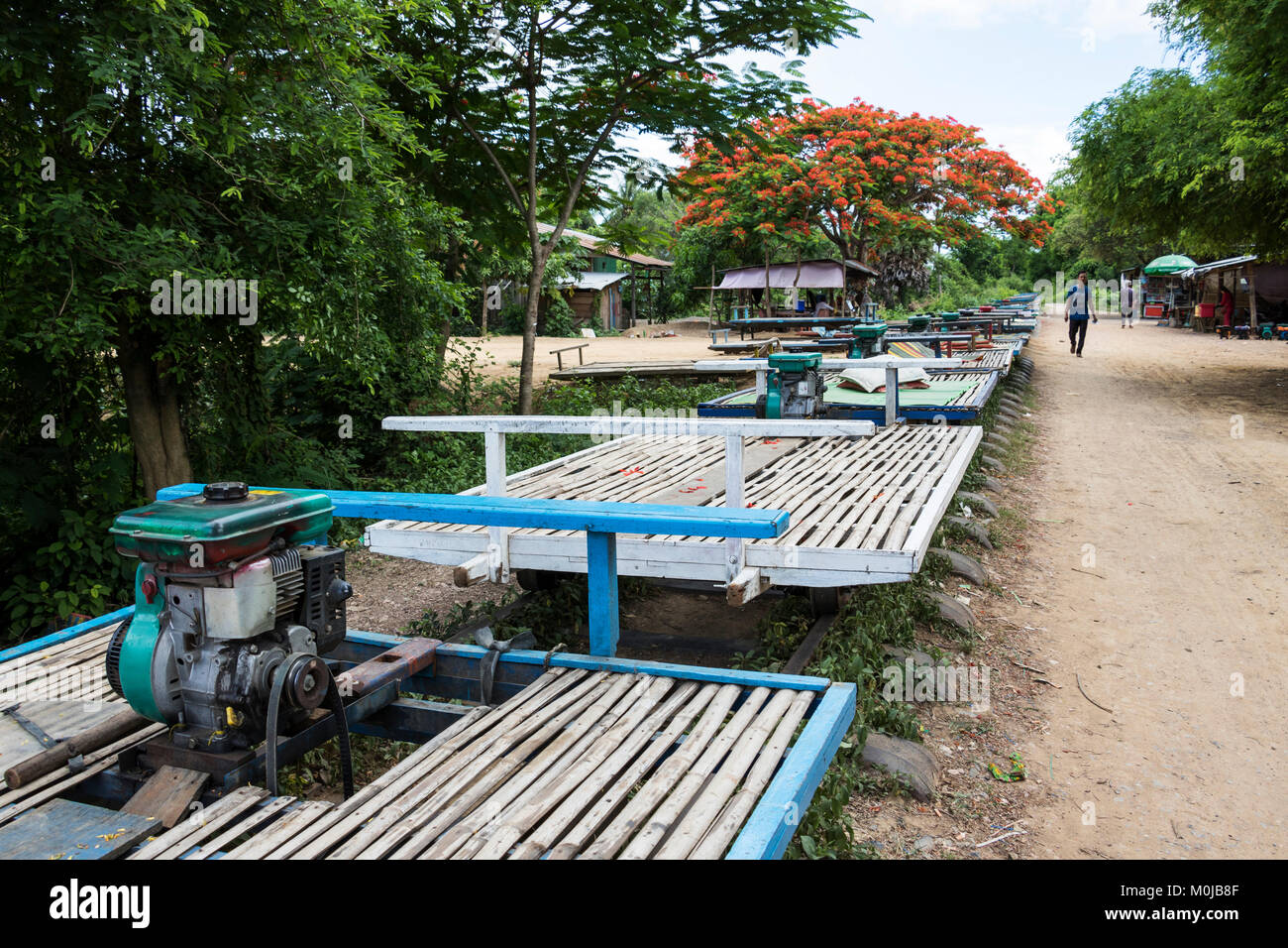 Bamboo platform hires stock photography and images Alamy