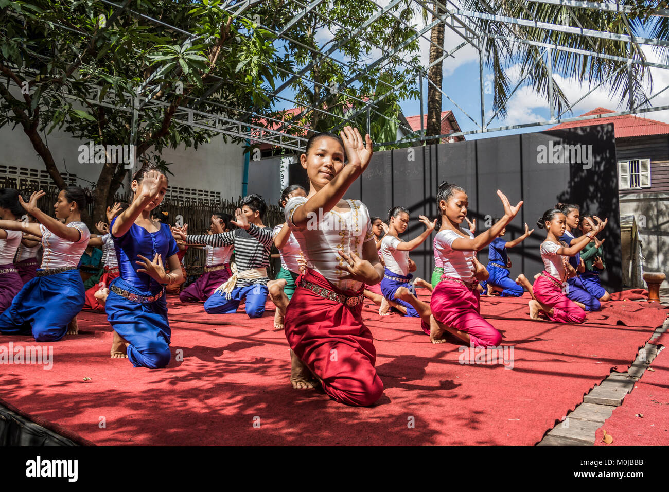 Khmer Classical Dances Hi Res Stock Photography And Images Alamy