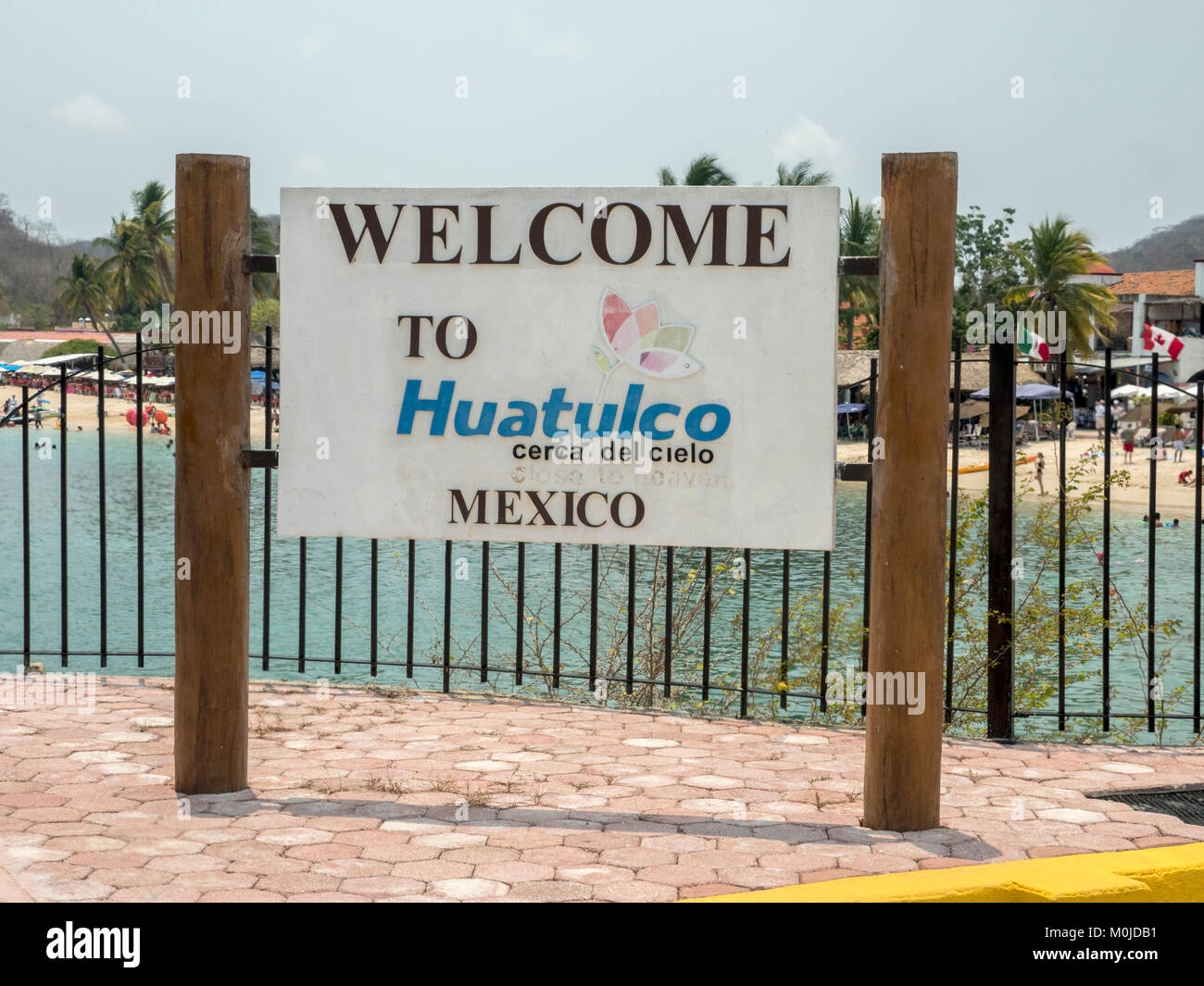 Welcome To Huatulco In The State Of Oaxaca Mexico Cruise Port On The  Pacific Ocean Stock Photo - Alamy, image size:1300x1065