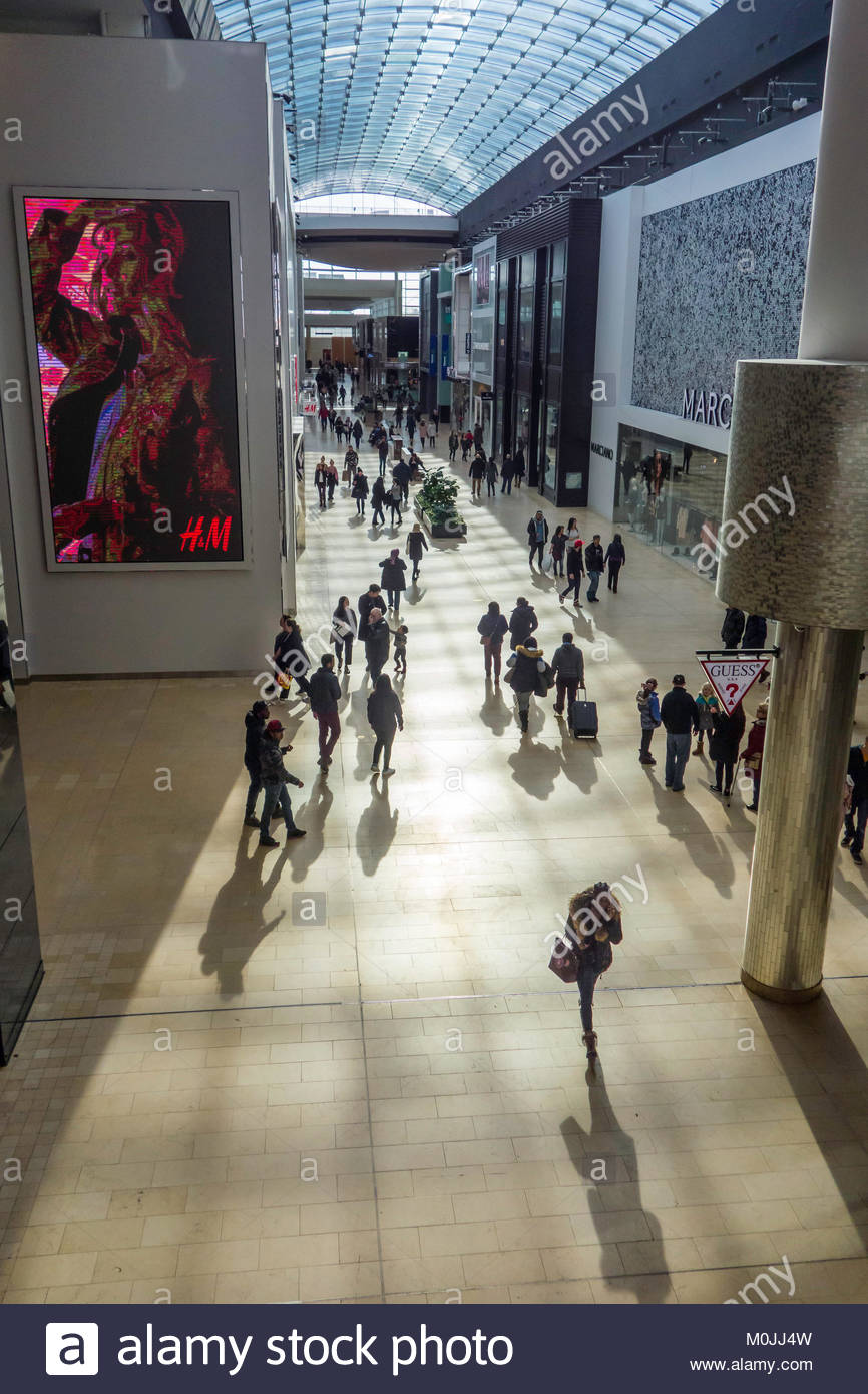 Atrium Of Yorkdale Shopping Center A Major 250 Store Retail