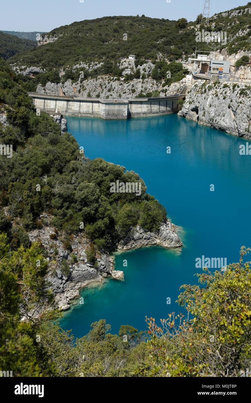 Lake Sainte-Croix mit Staumauer, Point de Sainte-Croix, Le Verdon, Gorges du Verdon, Alpes-de-Haute-Provence Department Stock Photo