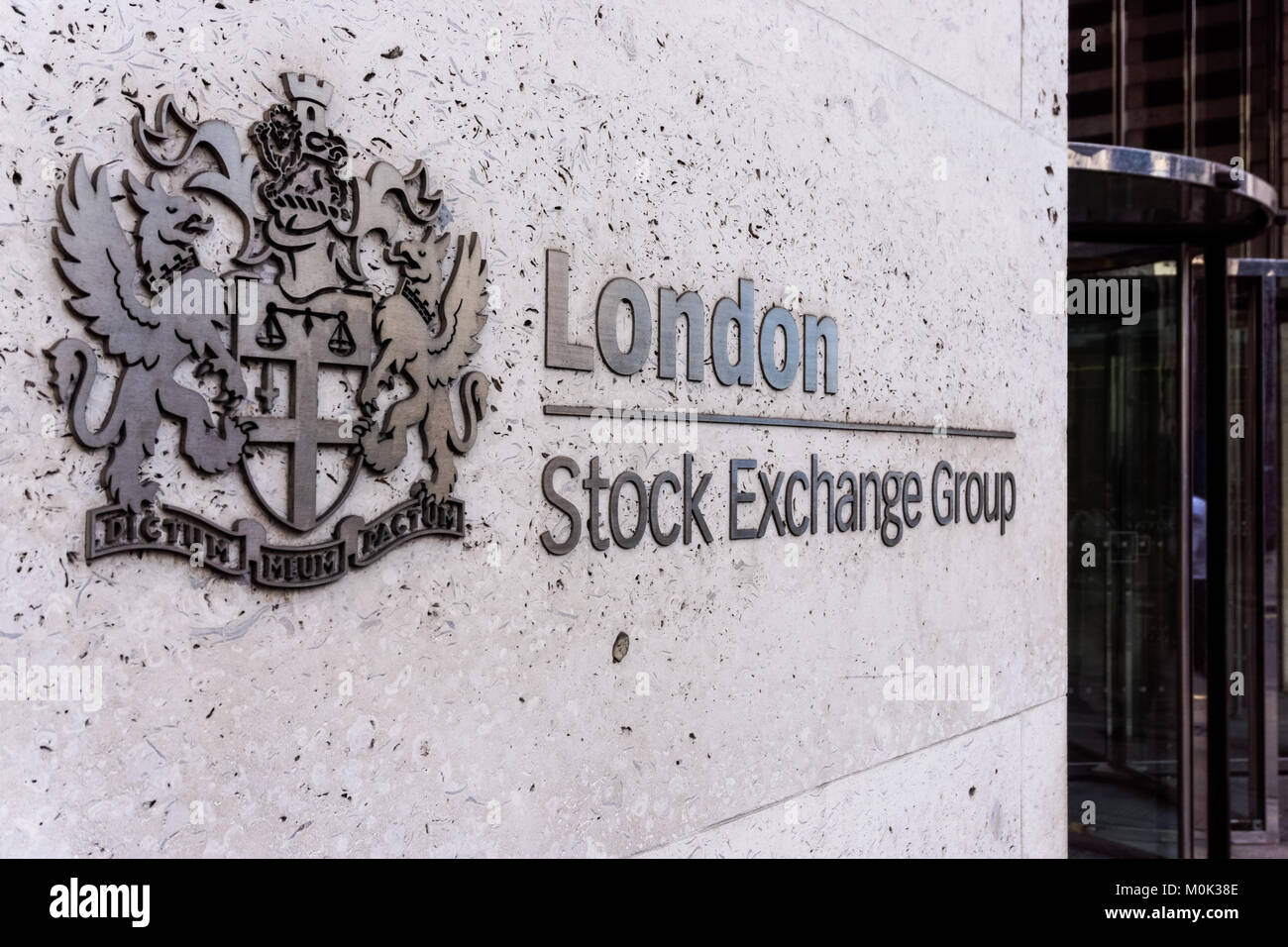 Inside the london stock exchange hi-res stock photography and images - Alamy