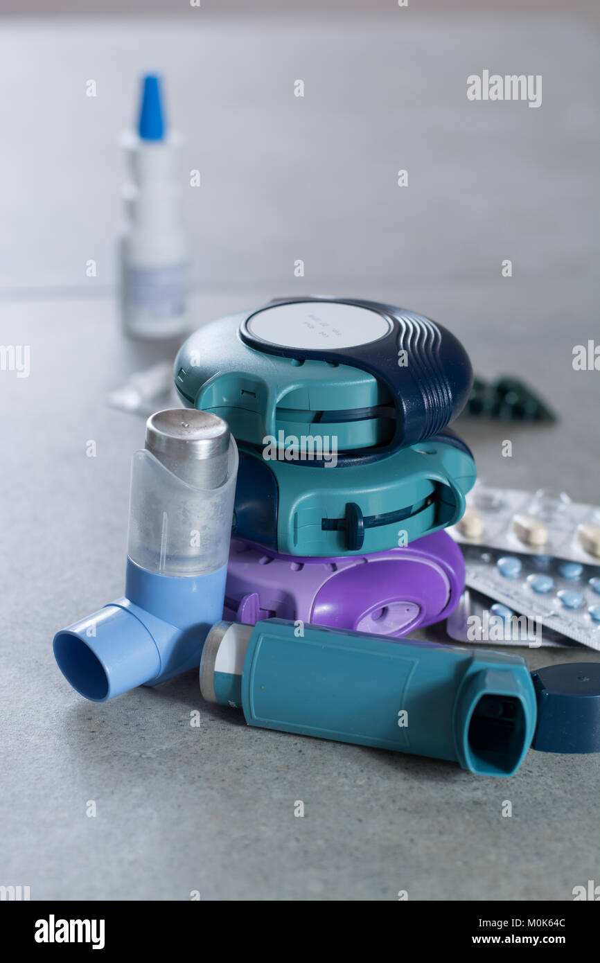 Pills and inhalers for asthma, bronchitis, lungs diseases, first aid Stock  Photo - Alamy