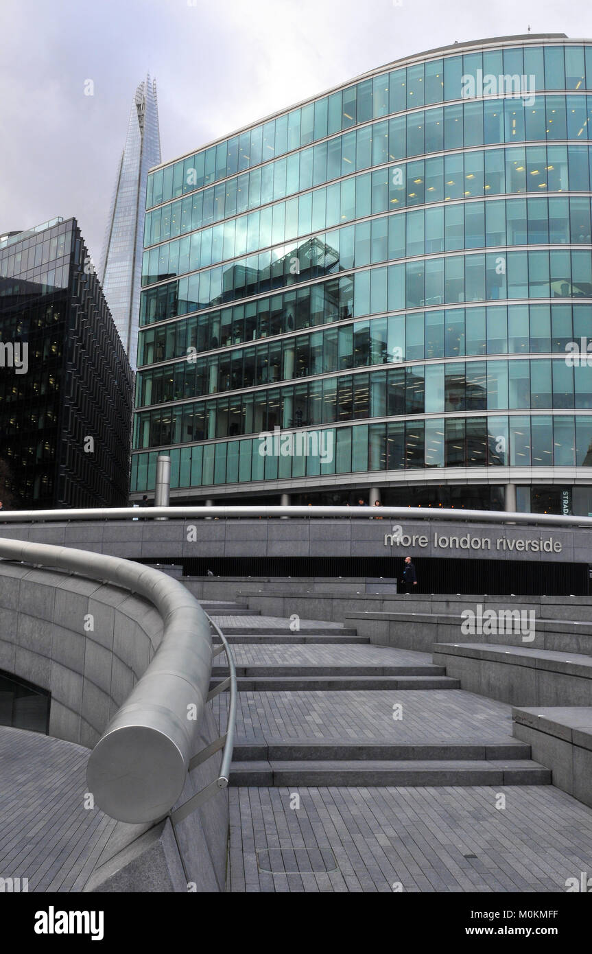 More london riverside and iconic architecture in the centre of london ...