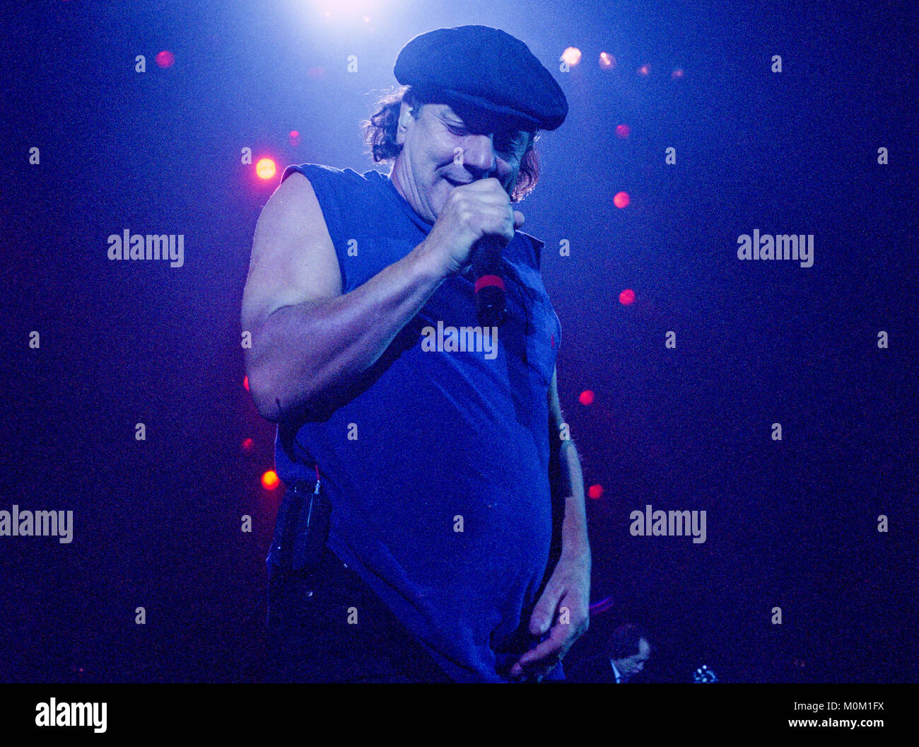 Brian Johnson of Australian Rock group AC/DC performing at the Hammersmith Apollo. 21st October 2003, London, England, United Kingdom. Stock Photo