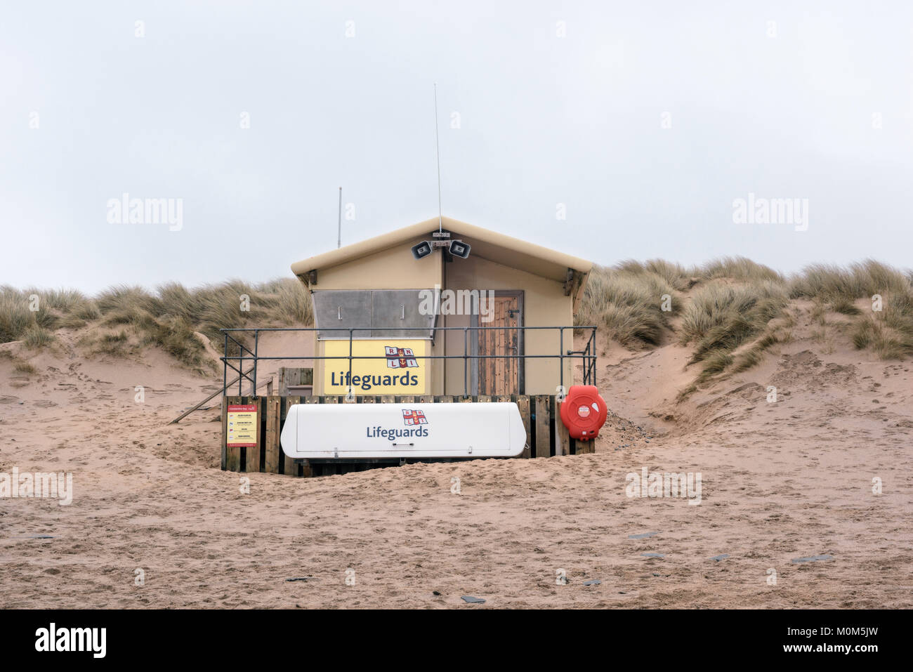 Constantine Bay Royal National Lifeguard Institute RNLI Hut, near Padstow Stock Photo