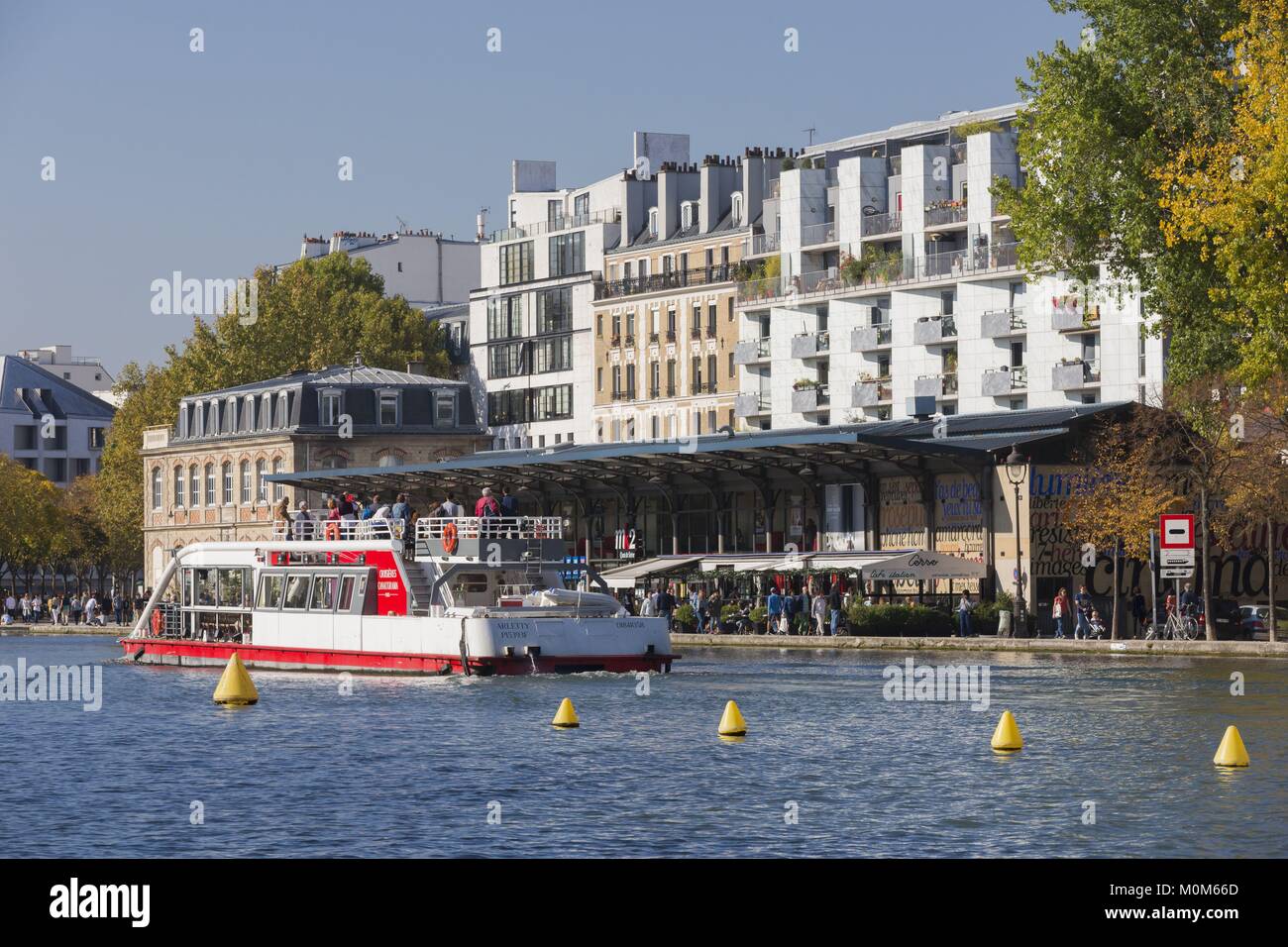 France,Paris,Bassin de la Villette,the largest artificial body of water in Paris,that links the Canal de l'Ourcq to the Canal Saint-Martin,quey of Seine,cruise on the canals Stock Photo