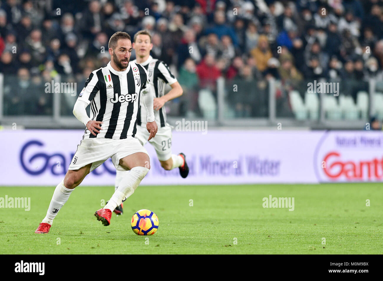 Turin, Italy. 22nd Jan, 2018. Gonzalo Higuain (Juventus FC), during the Serie A Italia football match between Juventus FC and Genoa CFC at Allianz Stadium on 22 January, 2018 in Turin, Italy. Credit: Antonio Polia/Alamy Live News Stock Photo