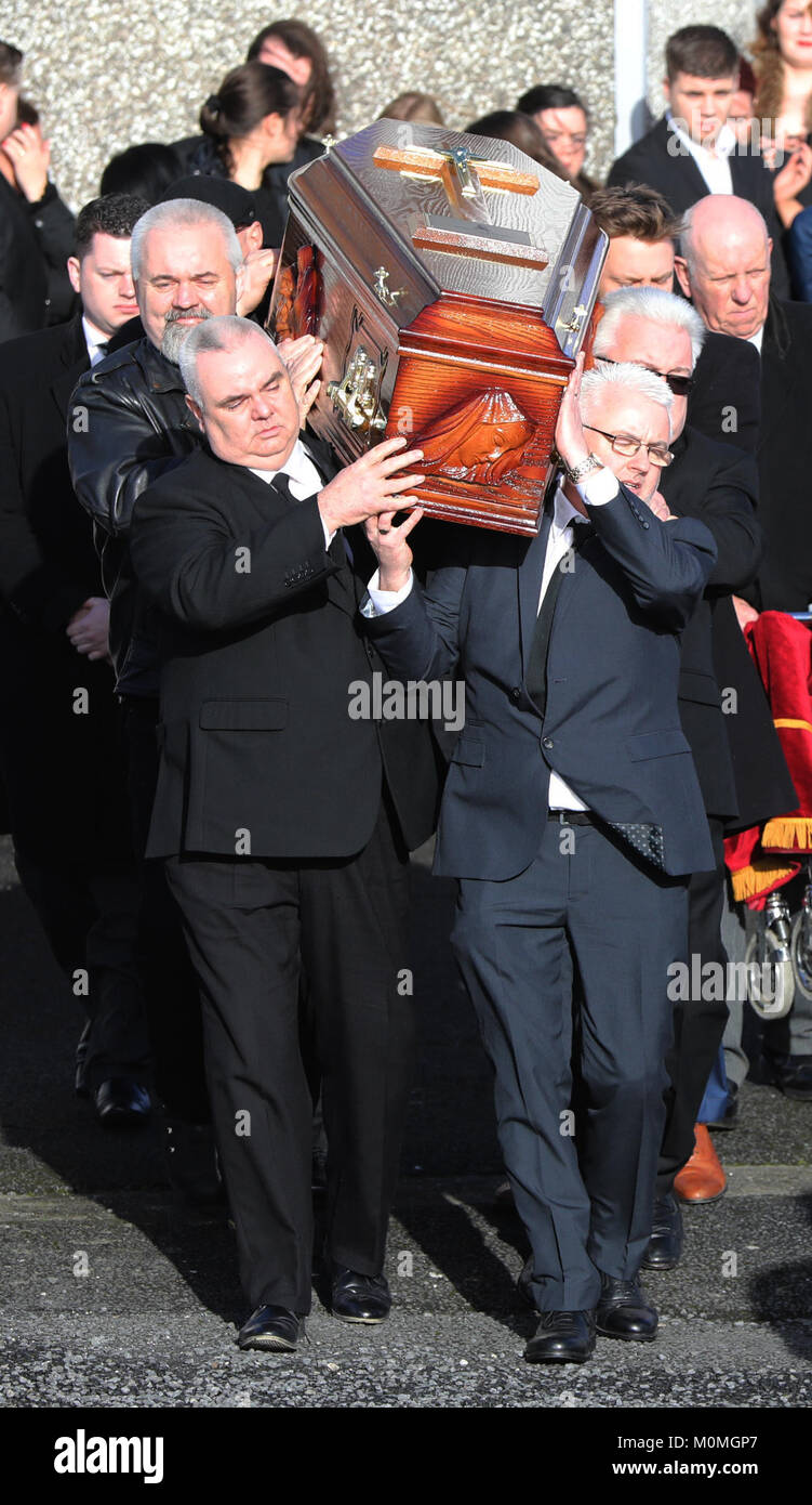 Cranberries singer dolores oriordan hires stock photography and images Alamy