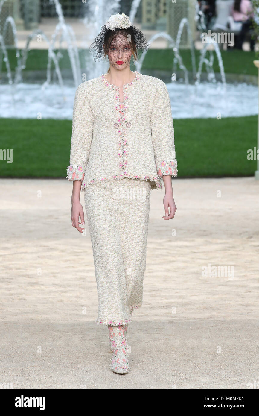 Paris fashion week chanel catwalk hi-res stock photography and images -  Page 4 - Alamy