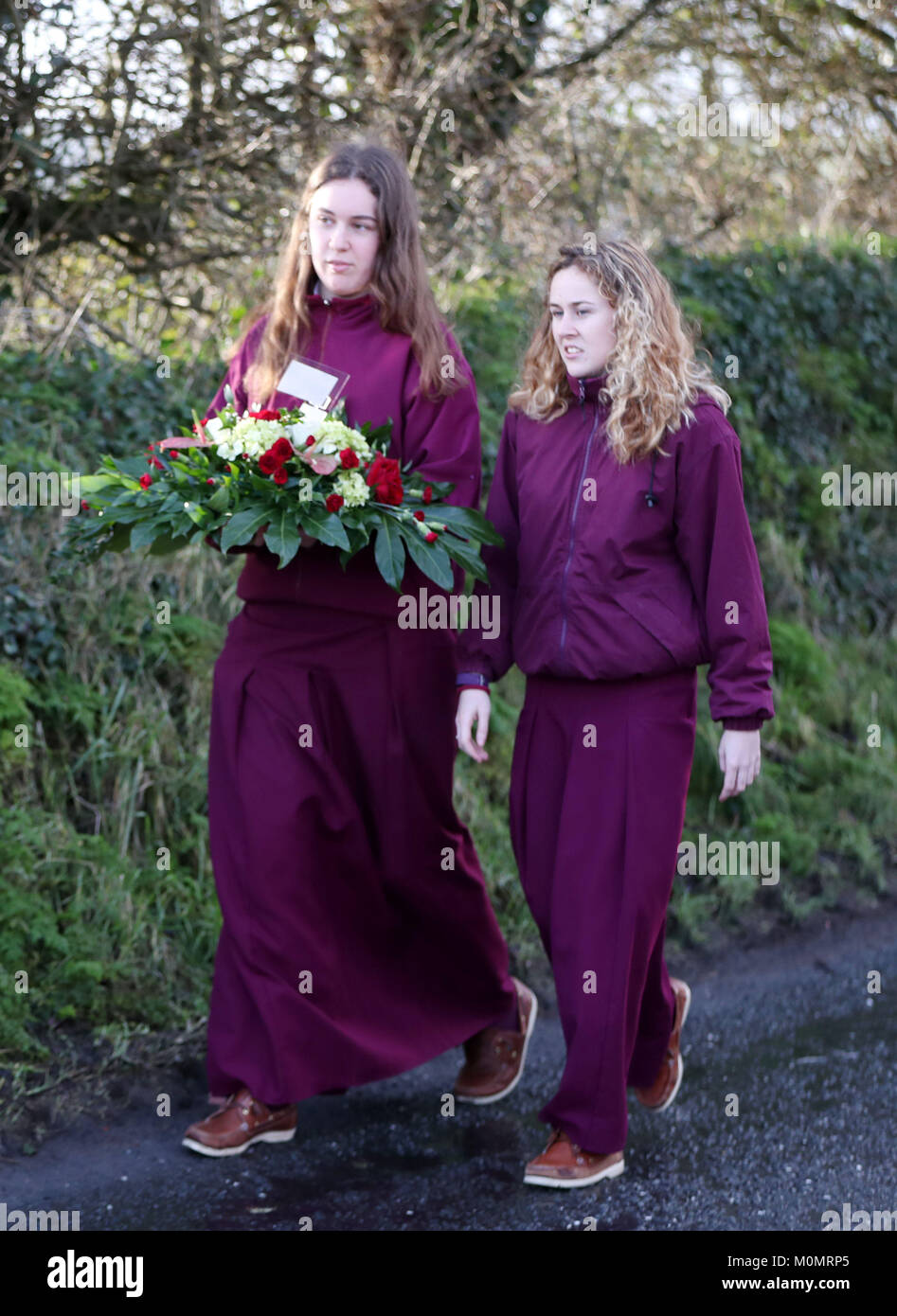 Flowers funeral cranberries singer dolores oriordan saint ailbes church hires stock photography