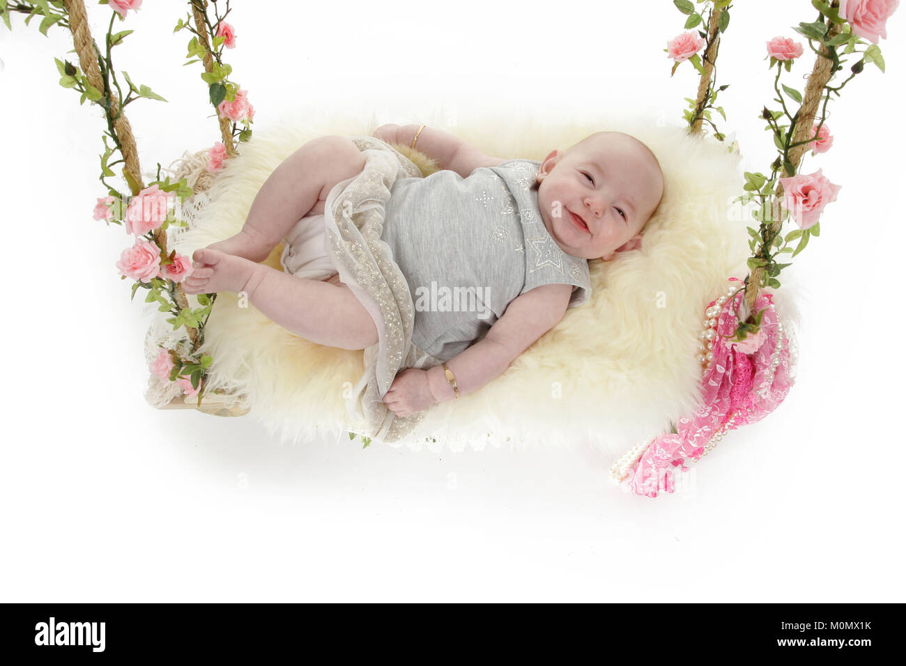 Baby swing for store 4 month old