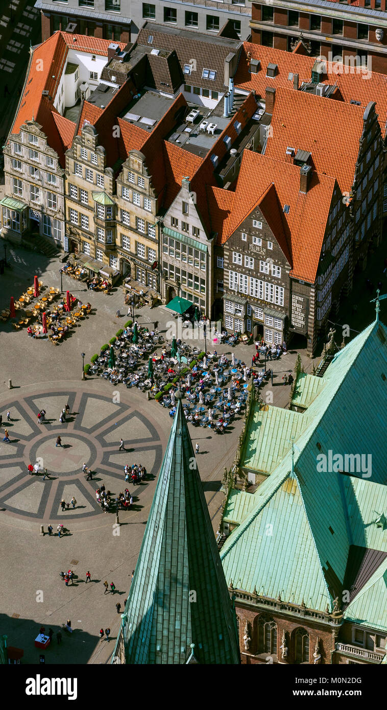 Hanseaten cross in front of Bremer Roland in Bremen's market square in front of the town hall and gabled houses, downtown Bremen, city, aerial view, a Stock Photo