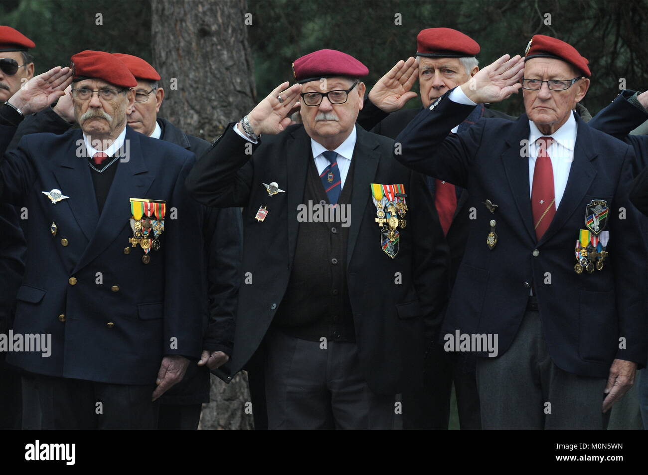 paratroopers-vets-attend-homage-ceremony-paid-to-soldiers-killed-in