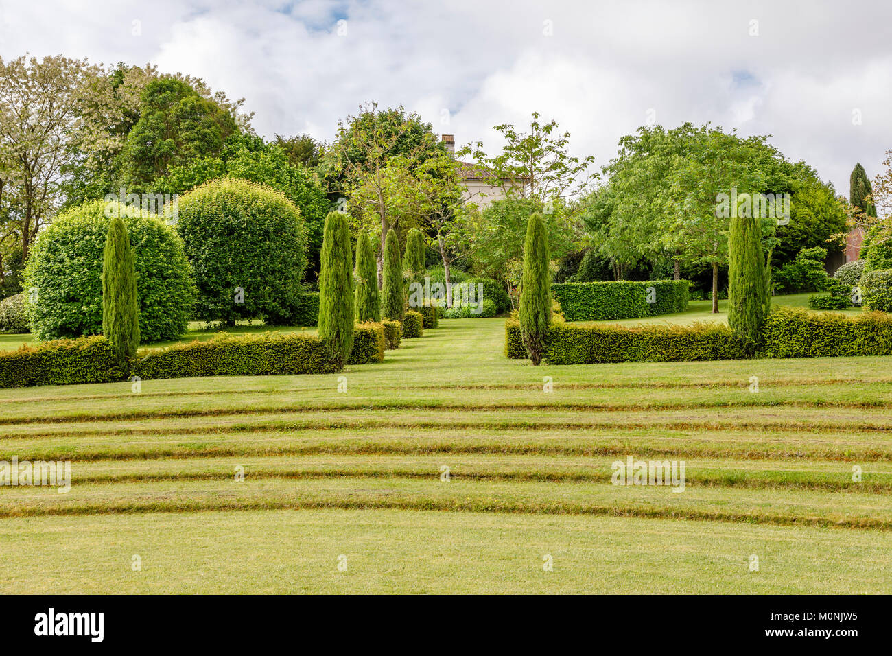 Theatre de verdure (green theatre) in the gardens of Les Jardins du Chaigne, Touzac, Grande Champagne Hills region, Nouvelle Aquitaine, SW France Stock Photo