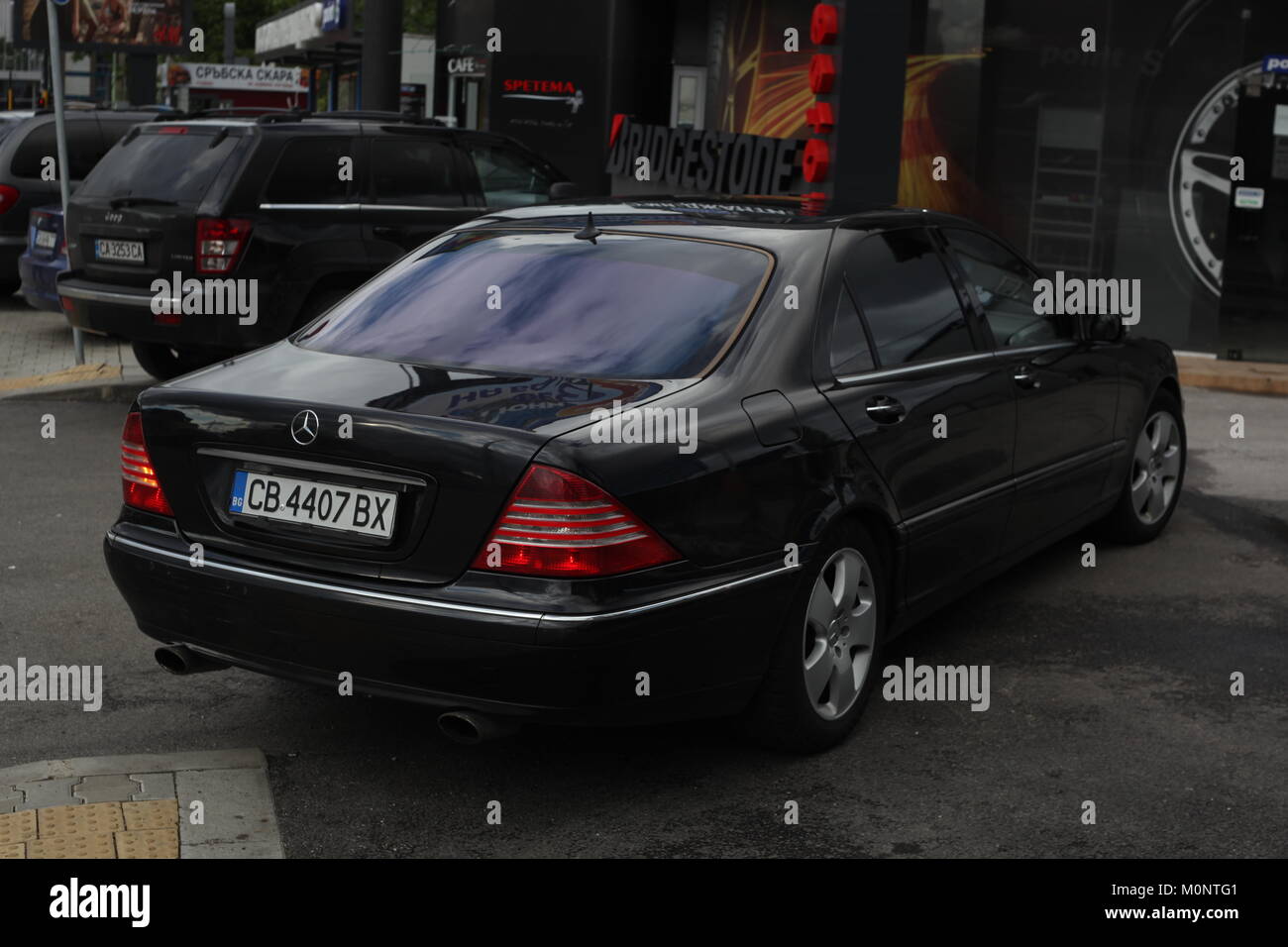 Mercedes W220 Black S400 S class 2004 Full Options Stock Photo - Alamy