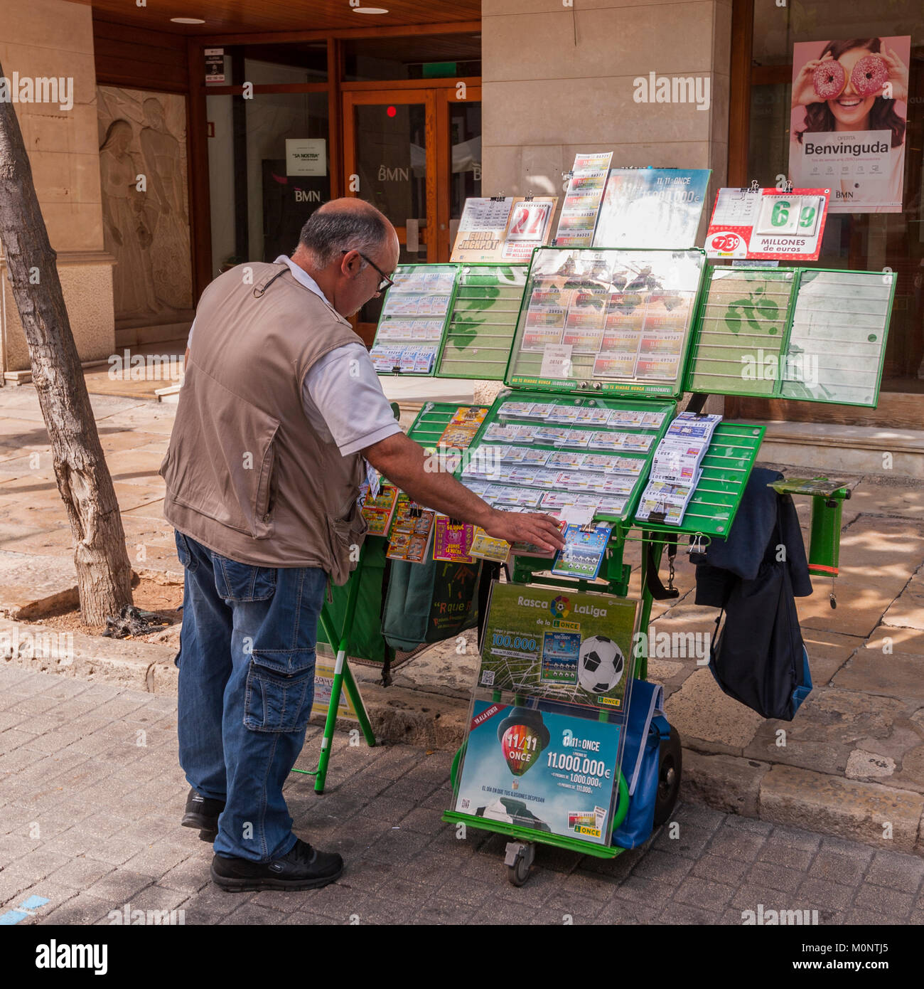 Scratchcards hires stock photography and images Alamy