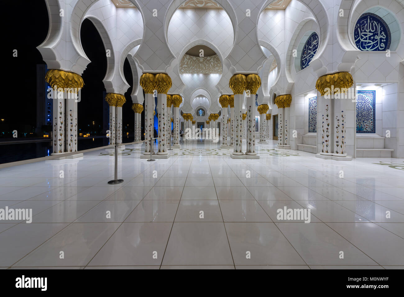The architecture of the Sheikh Zayed Grand Mosque in Abu Dhabi, UAE Stock Photo