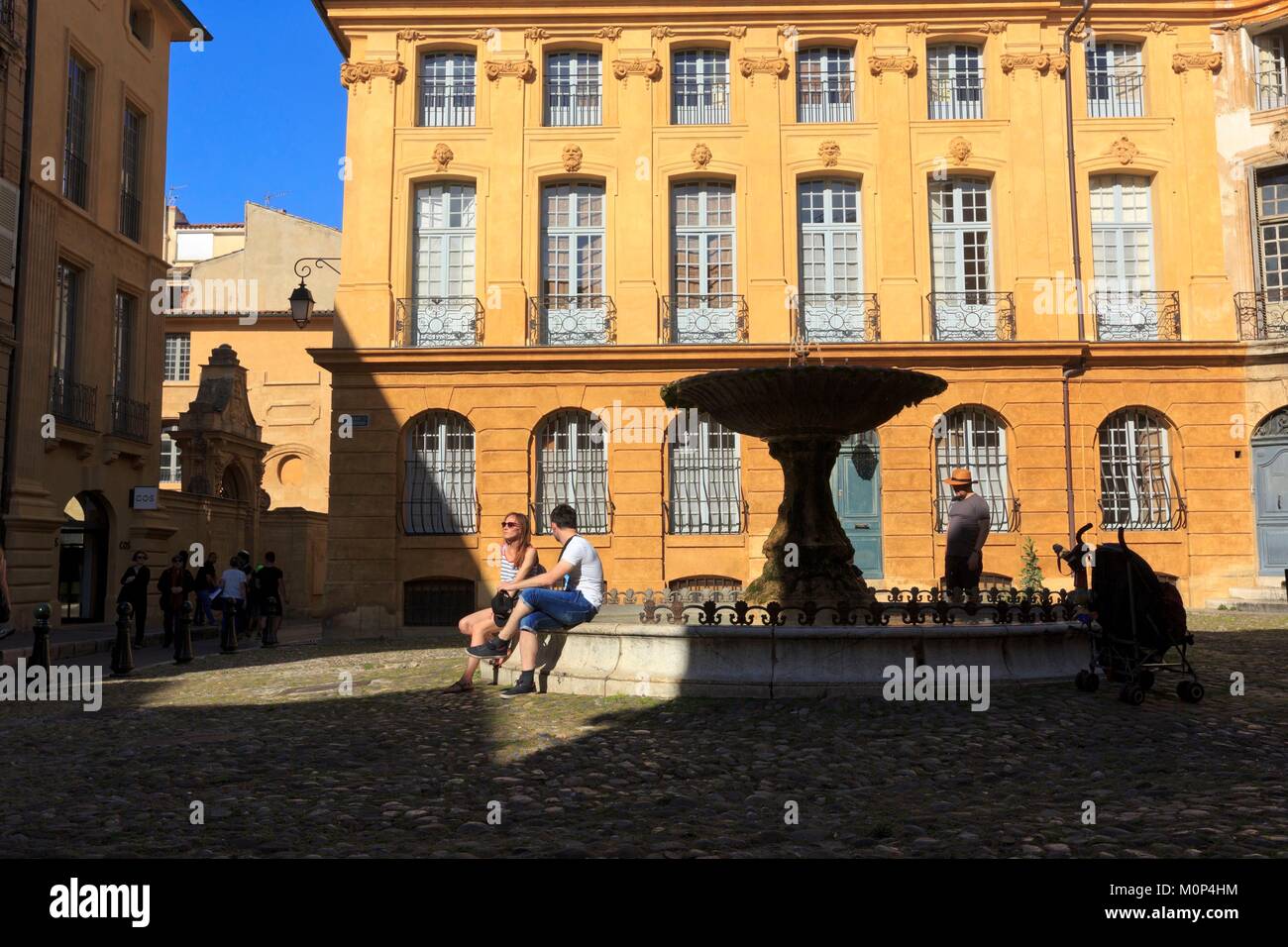Aix en provence place dalbertas hi-res stock photography and images - Alamy