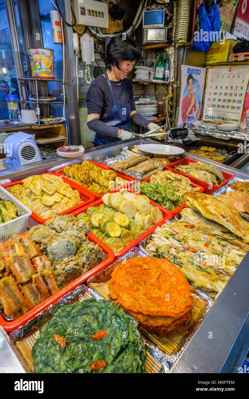 South Korea,Seoul,Jongnogu district,Gwangjang Market,one of the oldest
