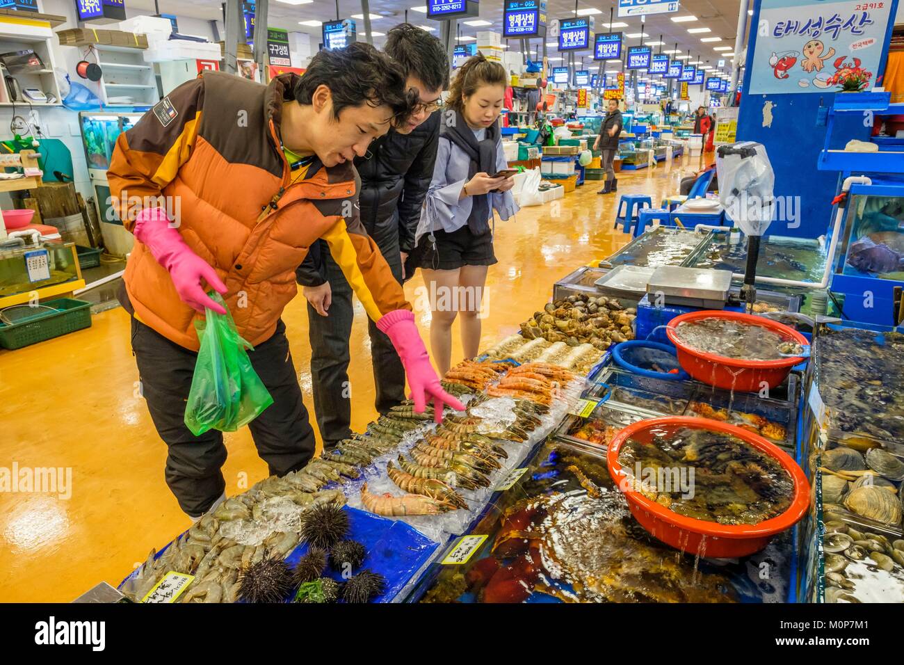 South Korea Seoul Dongjak Gu District Noryangjin Fish And Seafood Stock Photo Alamy