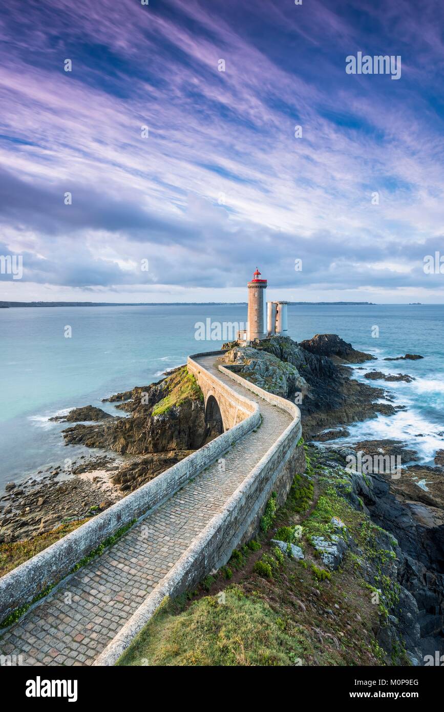france-finistere-iroise-sea-goulet-of-brest-plouzane-pointe-du-petit