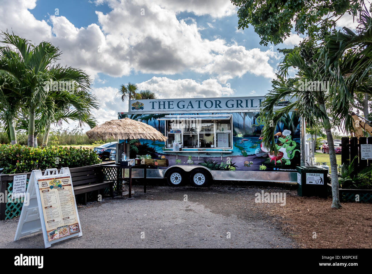 The Gator Grill food truck at Sawgrass Recreation Park w/ airboat rides and  a small animal rescue park in the Florida Everglades, near Fort Lauderdale  Stock Photo - Alamy