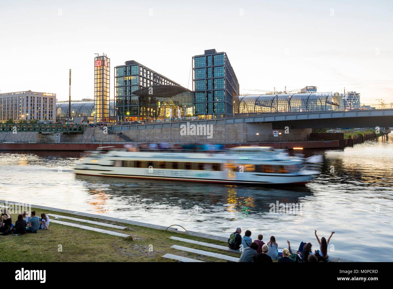 Berlin river boat hi-res stock photography and images - Alamy
