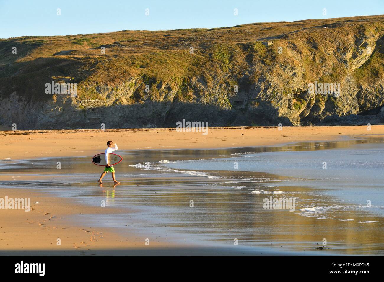France,Morbihan,Belle Ile en Mer,the wild coast,along the GR340 between ...