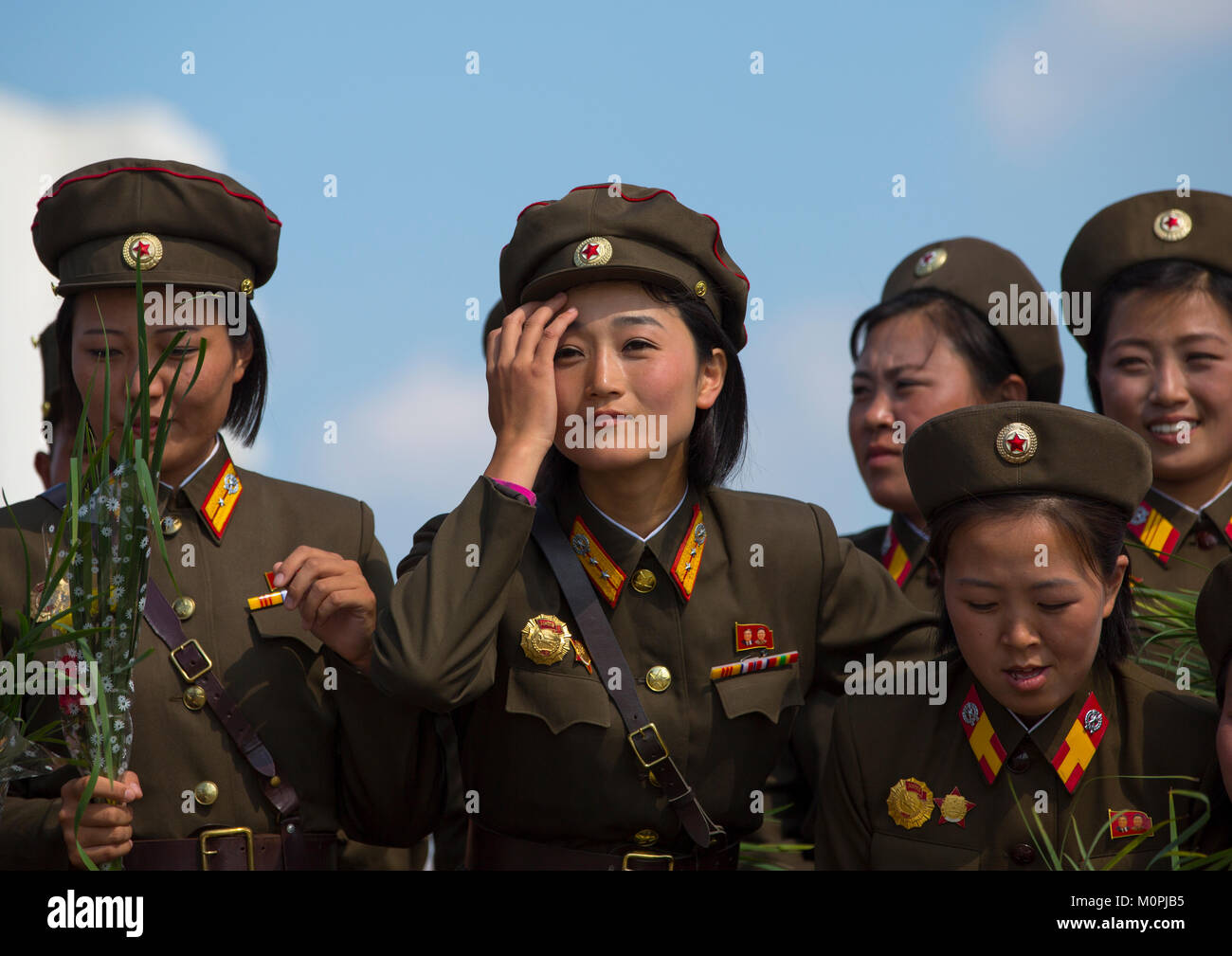 North korean soldiers women hi-res stock photography and images - Alamy