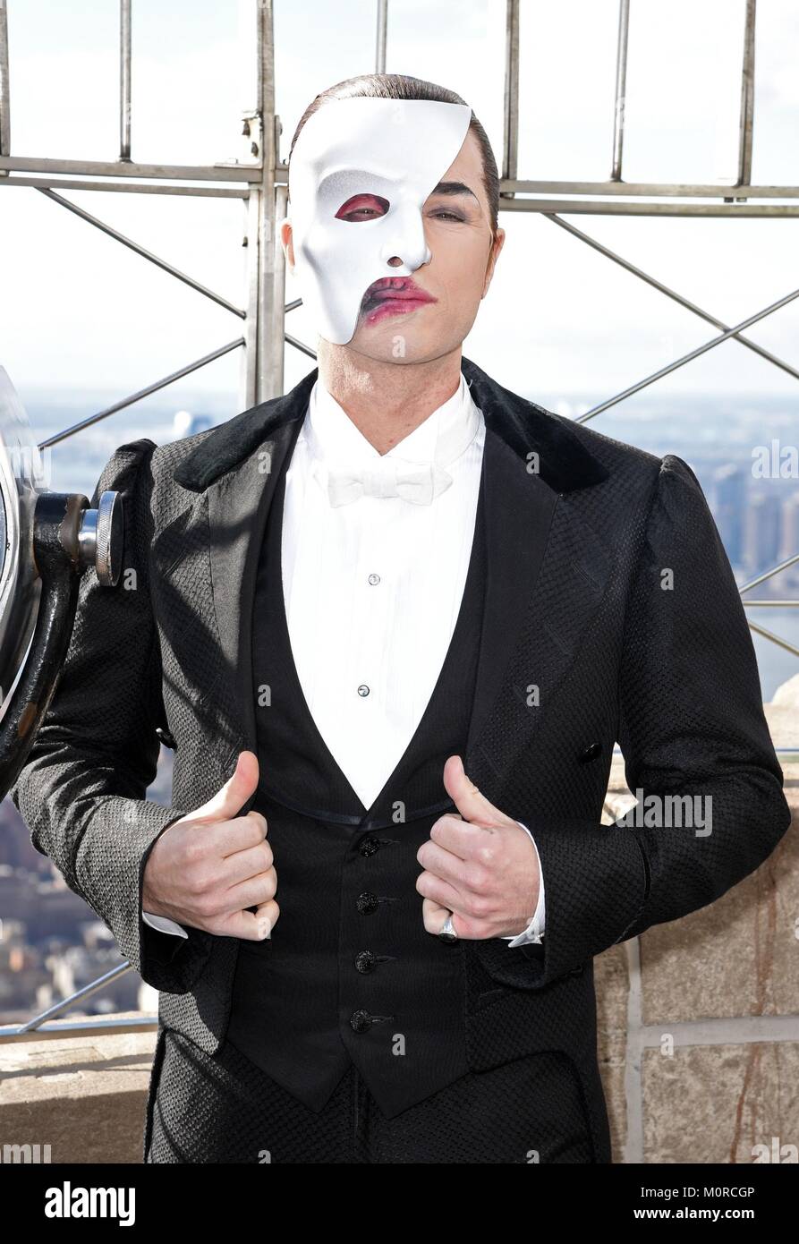 New York, NY, USA. 24th Jan, 2018. Peter Joback at a public appearance for  The Phantom of the Opera Stars Visit Empire State Building, Empire State  Building, New York, NY January 24,