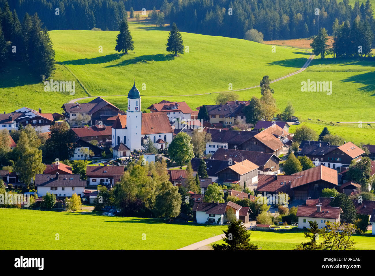 Dorf Zell, bei Eisenberg, Ostallgäu, Allgäu, Schwaben, Bayern, Deutschland Stock Photo