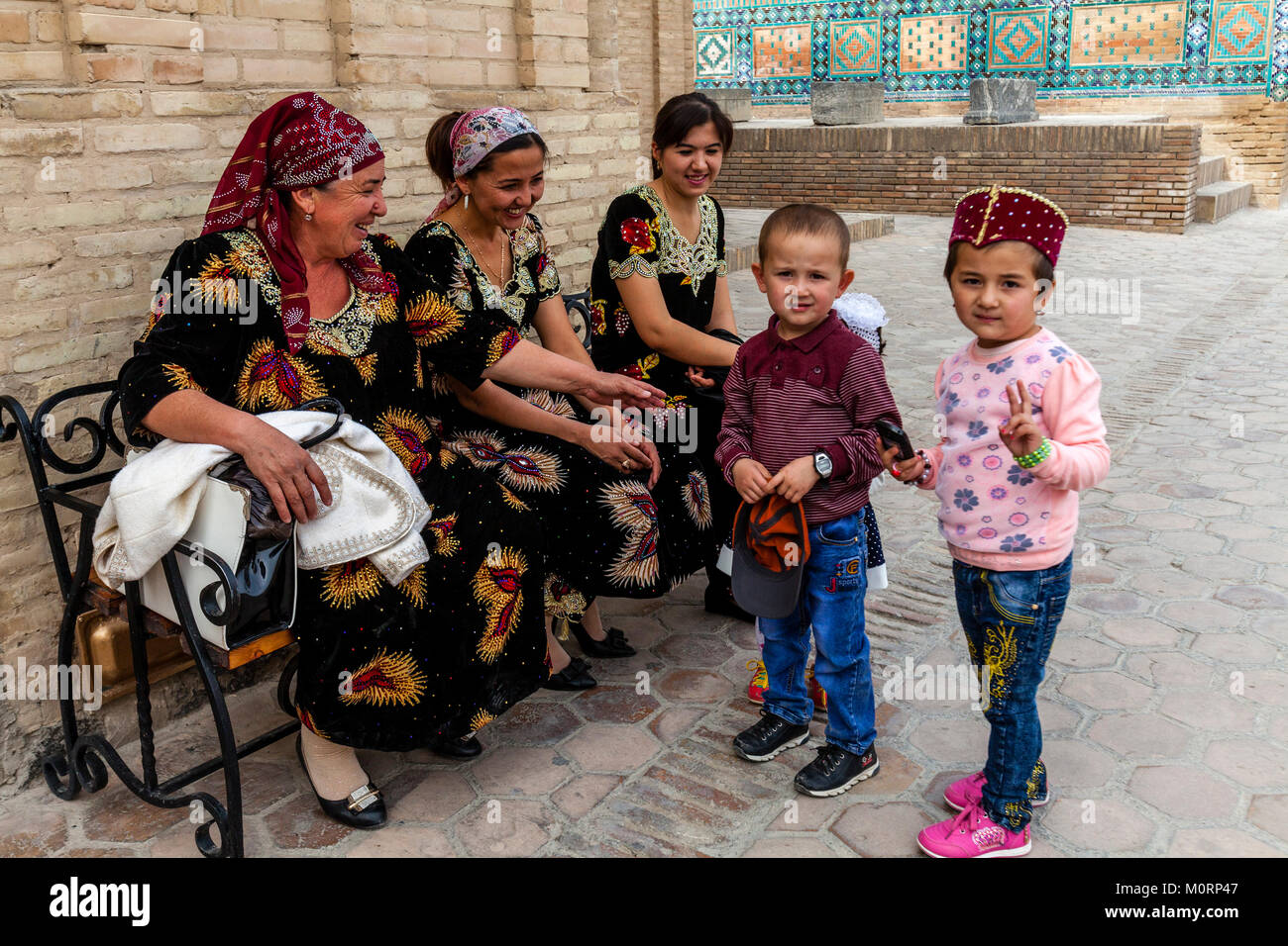 Uzbek Families Visiting The Shah-i-Zinda Mausoleum Complex, Samarkand ...