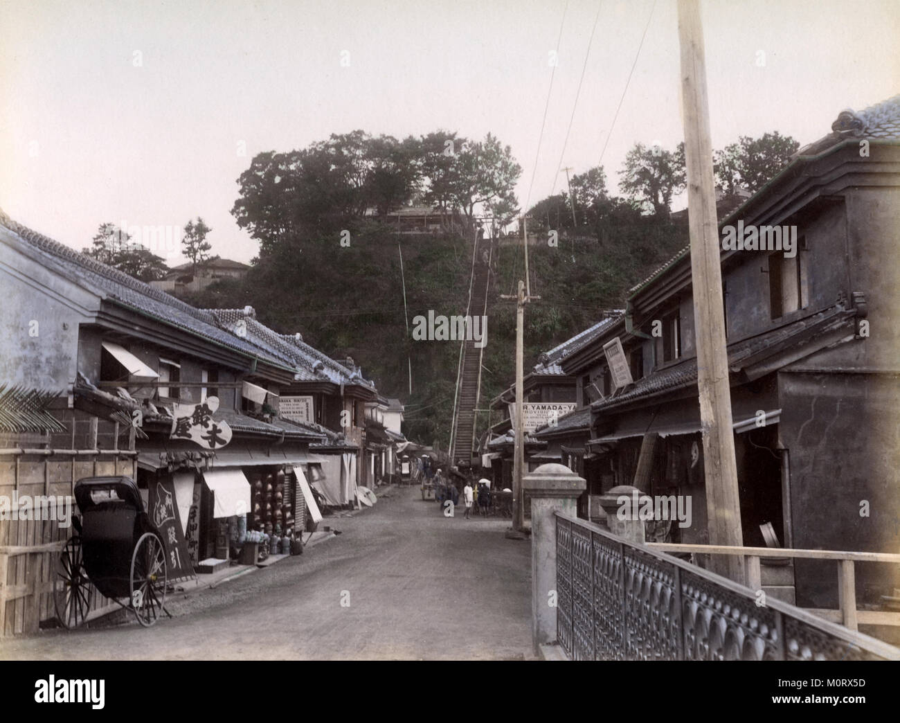 c. 1880s Japan - 100 steps, leading to the Bluff, Yokohama Stock Photo