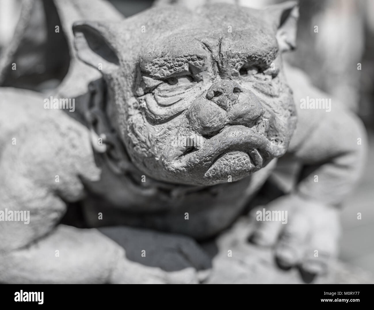 Bulldog statue hires stock photography and images Alamy